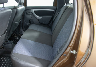 Подержанный автомобиль Renault Duster 2012 года (11 фото)