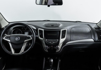 Подержанный автомобиль Changan CS35 2014 года (7 фото)