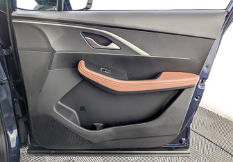 Подержанный автомобиль Omoda C5 2023 года (26 фото)