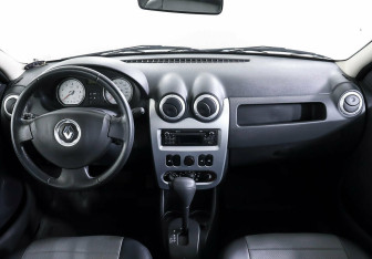 Подержанный автомобиль Renault Logan Sedan 2013 года (6 фото)