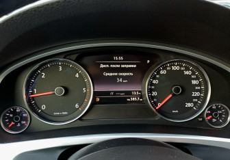 Подержанный автомобиль Volkswagen Touareg 2011 года (23 фото)