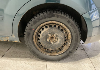 Подержанный автомобиль Ford S-MAX 2006 года (12 фото)