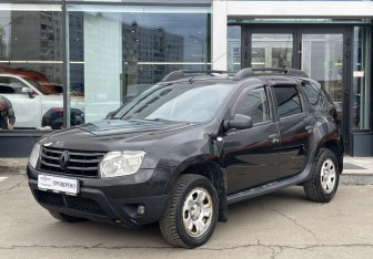 Подержанный автомобиль Renault Duster 2014 года (1 фото)