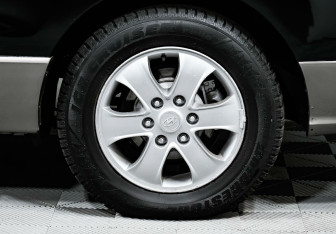 Подержанный автомобиль Hyundai Grand Starex 2012 года (6 фото)