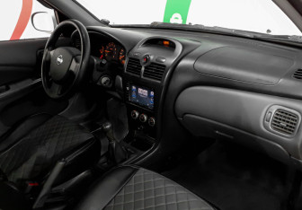 Подержанный автомобиль Nissan Almera Classic 2007 года (8 фото)