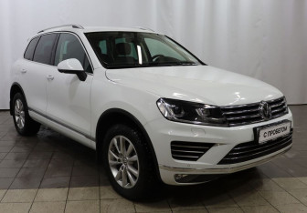 Подержанный автомобиль Volkswagen Touareg 2017 года (3 фото)