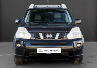 Подержанный автомобиль Nissan X-Trail 2010 года (2 фото)