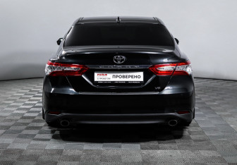 Подержанный автомобиль Toyota Camry Sedan 2023 года (6 фото)
