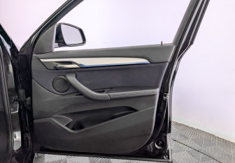 Подержанный автомобиль BMW X1 2019 года (24 фото)