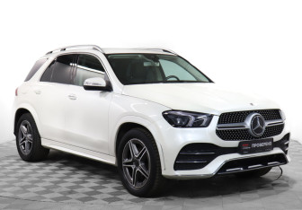 Подержанный автомобиль Mercedes-Benz GLE 2020 года (3 фото)