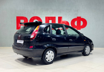 Подержанный автомобиль Nissan Almera Tino Compactvan 2003 года (5 фото)
