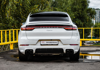 Подержанный автомобиль Porsche Cayenne 2020 года (5 фото)