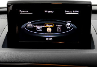 Подержанный автомобиль Audi Q3 2015 года (15 фото)