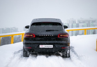 Подержанный автомобиль Porsche Macan 2018 года (6 фото)