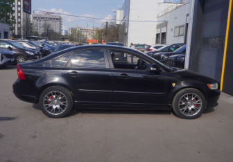 Подержанный автомобиль Volvo S40 2011 года (4 фото)