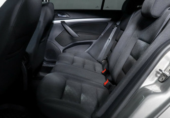 Подержанный автомобиль Skoda Octavia Liftback 2012 года (13 фото)