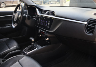 Подержанный автомобиль Kia Rio Hatchback 2021 года (7 фото)