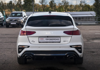 Подержанный автомобиль Kia K3 Hatchback 2021 года (6 фото)