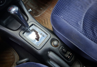 Подержанный автомобиль Peugeot 206 Hatchback 2005 года (14 фото)