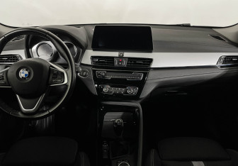 Подержанный автомобиль BMW X2 2020 года (11 фото)