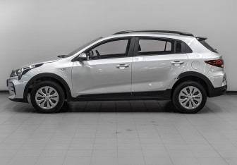 Подержанный автомобиль Kia Rio Hatchback 2021 года (8 фото)