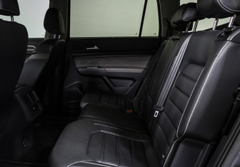 Подержанный автомобиль Volkswagen Teramont 2021 года (10 фото)