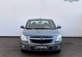 Подержанный автомобиль Chevrolet Cobalt Sedan 2013 года (2 фото)