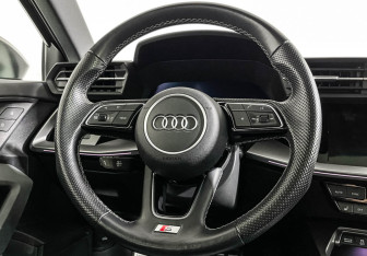 Подержанный автомобиль Audi S3 Hatchback 2020 года (15 фото)