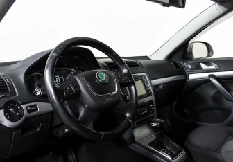 Подержанный автомобиль Skoda Octavia Wagon 2012 года (11 фото)