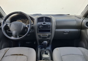 Подержанный автомобиль Hyundai Santa Fe 2007 года (12 фото)