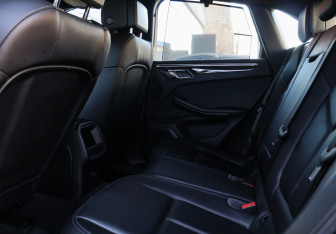 Подержанный автомобиль Porsche Macan 2014 года (8 фото)