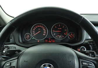 Подержанный автомобиль BMW X3 2014 года (11 фото)