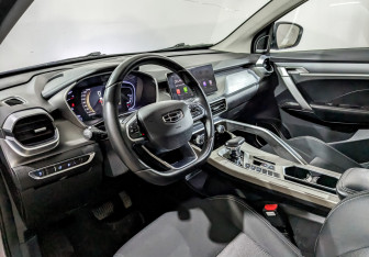 Подержанный автомобиль Geely Coolray 2022 года (15 фото)