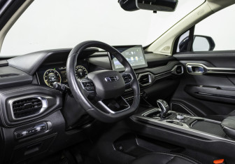 Подержанный автомобиль Geely Okavango 2020 года (10 фото)