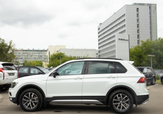 Подержанный автомобиль Volkswagen Tiguan 2019 года (6 фото)