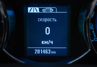 Подержанный автомобиль Chevrolet Cruze Hatchback 2013 года (12 фото)