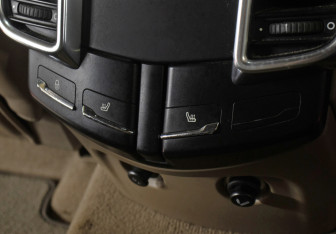 Подержанный автомобиль Porsche Cayenne 2013 года (20 фото)