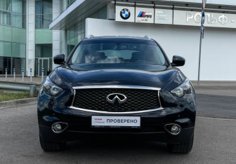 Подержанный автомобиль Infiniti QX70 2017 года (2 фото)