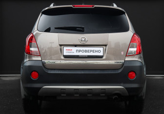 Подержанный автомобиль Opel Antara 2014 года (6 фото)