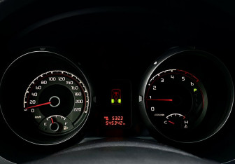 Подержанный автомобиль Mitsubishi Pajero 2011 года (24 фото)