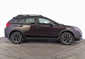 Подержанный автомобиль Subaru XV 2012 года (4 фото)