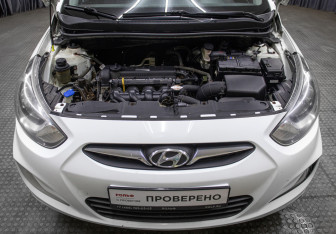 Подержанный автомобиль Hyundai Solaris Sedan 2011 года (9 фото)