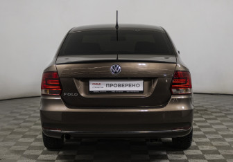 Подержанный автомобиль Volkswagen Polo Sedan 2015 года (6 фото)