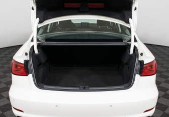 Подержанный автомобиль Audi A3 Sedan 2014 года (19 фото)