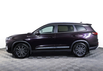 Подержанный автомобиль Chery Tiggo 8 Pro 2022 года (8 фото)