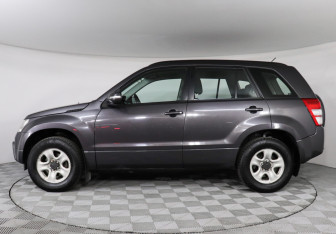 Подержанный автомобиль Suzuki Grand Vitara 2010 года (8 фото)