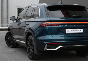 Подержанный автомобиль Geely Monjaro 2023 года (27 фото)