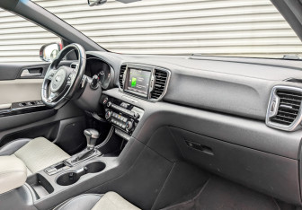 Подержанный автомобиль Kia Sportage 2016 года (11 фото)