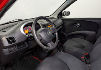 Подержанный автомобиль Nissan Micra Hatchback 2009 года (14 фото)