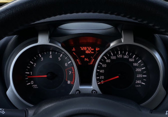 Подержанный автомобиль Nissan Juke 2017 года (23 фото)